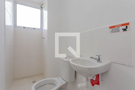 Banheiro de casa de condomínio à venda com 2 quartos, 44m² em Jardim São Savério, São Paulo