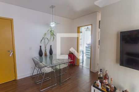 Sala de apartamento para alugar com 2 quartos, 74m² em Sagrada Família, Belo Horizonte