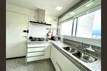 Cozinha de apartamento à venda com 3 quartos, 186m² em Vila Romana, São Paulo