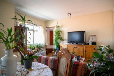 Edícula - Sala de casa à venda com 5 quartos, 220m² em Vila Santo Estefano, São Paulo