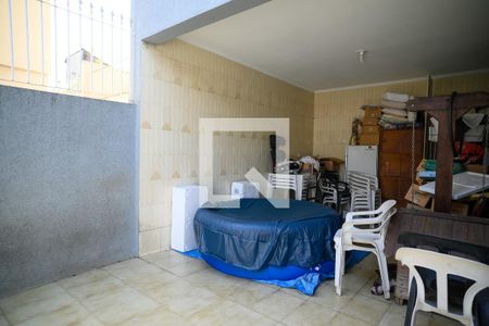 Garagem de casa à venda com 5 quartos, 220m² em Vila Santo Estefano, São Paulo