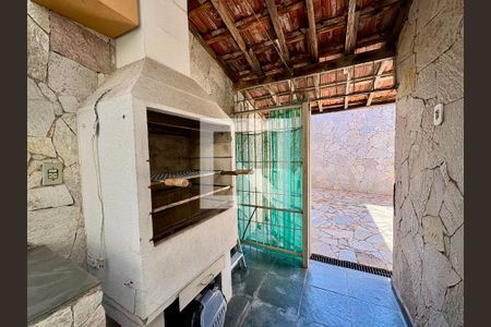 Casa à venda com 178m², 1 quarto e 1 vagaQuintal