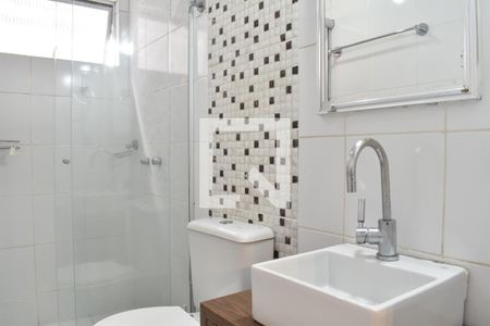 Banheiro de apartamento para alugar com 1 quarto, 45m² em Centro, Curitiba