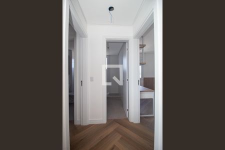 Corredor de apartamento à venda com 2 quartos, 66m² em Tristeza, Porto Alegre