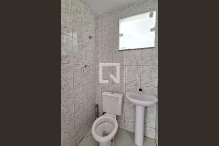 Banheiro 2 de casa para alugar com 4 quartos, 110m² em Parque Uruguaiana, Duque de Caxias