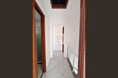 Corredor de casa para alugar com 4 quartos, 110m² em Parque Uruguaiana, Duque de Caxias