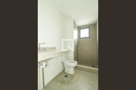 Banheiro da Suíte de apartamento à venda com 1 quarto, 47m² em Passo D’areia, Porto Alegre