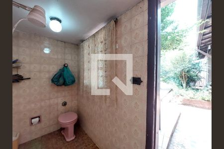 Banheiro da Edícula de casa à venda com 3 quartos, 148m² em Veleiros, São Paulo