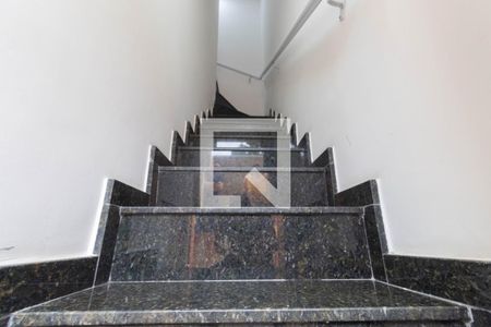 Escada de casa de condomínio à venda com 2 quartos, 75m² em Vila Ré, São Paulo