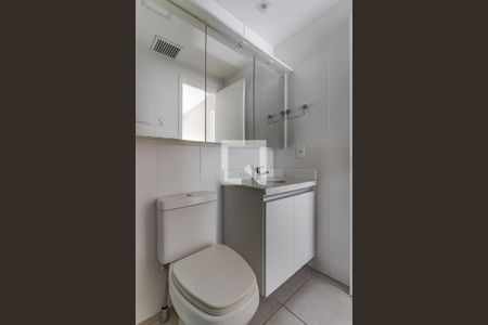 Banheiro da Suíte de apartamento à venda com 1 quarto, 50m² em Jardim do Salso, Porto Alegre