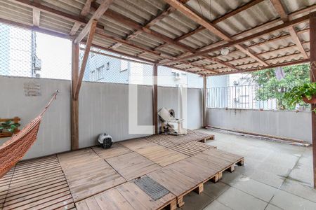 Varanda de casa à venda com 4 quartos, 250m² em Nonoai, Porto Alegre
