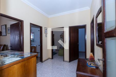 Corredor Quartos de casa à venda com 4 quartos, 367m² em Santa Amelia, Belo Horizonte