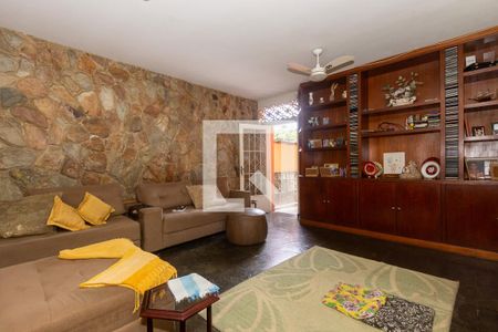 Sala de TV de casa à venda com 4 quartos, 367m² em Santa Amelia, Belo Horizonte