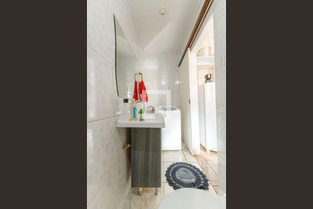 Banheiro de apartamento à venda com 1 quarto, 30m² em São Geraldo, Porto Alegre