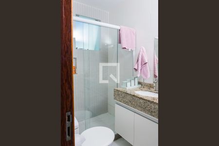 Banheiro da Suíte  de casa à venda com 4 quartos, 140m² em Piratininga, Niterói