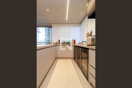 Sala de apartamento à venda com 3 quartos, 167m² em Jardim das Acacias, São Paulo