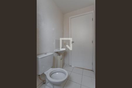 Banheiro de apartamento à venda com 2 quartos, 40m² em Sarandi, Porto Alegre