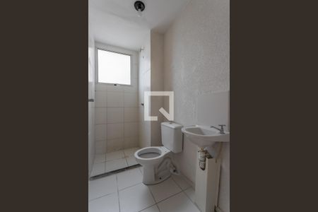 Banheiro de apartamento à venda com 2 quartos, 40m² em Sarandi, Porto Alegre