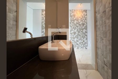 Lavabo de casa de condomínio para alugar com 4 quartos, 217m² em Valinhos, Valinhos