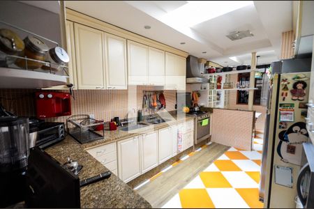 Cozinha de casa à venda com 8 quartos, 640m² em Grajaú, Rio de Janeiro