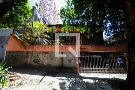 Fachada de casa à venda com 8 quartos, 640m² em Grajaú, Rio de Janeiro