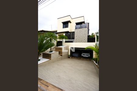 Fachada de casa de condomínio à venda com 3 quartos, 293m² em Parque Monte Alegre, Taboão da Serra