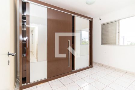 Quarto 1 de apartamento à venda com 2 quartos, 45m² em Vila Carmosina, São Paulo