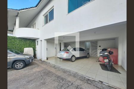 Fachada de casa à venda com 3 quartos, 350m² em Estoril, Belo Horizonte