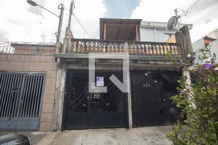 Fachada e Placa de casa à venda com 4 quartos, 270m² em Jardim Japao, São Paulo