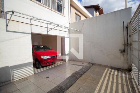 Garagem de casa à venda com 3 quartos, 300m² em Vila Bonilha, São Paulo