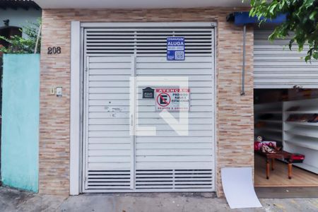 Fachada de casa para alugar com 1 quarto, 85m² em Rochdale, Osasco