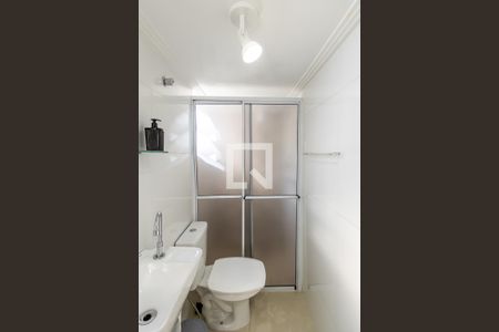 Banheiro de kitnet/studio para alugar com 1 quarto, 25m² em Vila Nhocuné, São Paulo