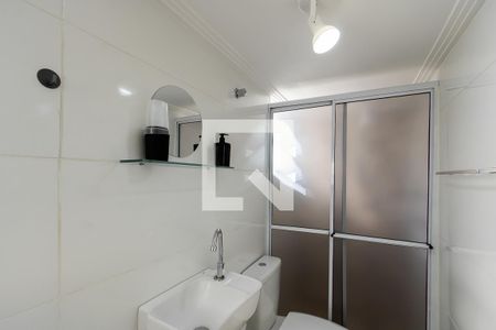 Banheiro de kitnet/studio para alugar com 1 quarto, 25m² em Vila Nhocuné, São Paulo