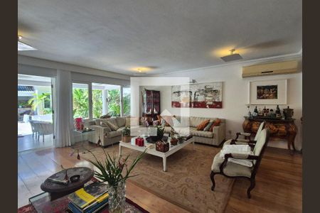 Sala de casa para alugar com 4 quartos, 536m² em Barra da Tijuca, Rio de Janeiro