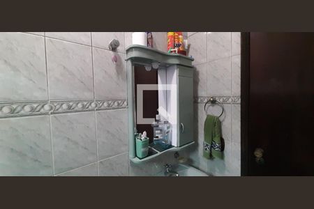 Banheiro Social de casa à venda com 3 quartos, 87m² em Pestana, Osasco