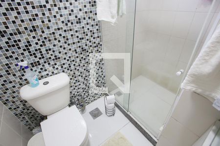 Banheiro da Suíte 1 de casa de condomínio à venda com 2 quartos, 90m² em Curicica, Rio de Janeiro