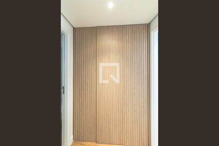 Corredor de apartamento para alugar com 1 quarto, 80m² em Moema, São Paulo