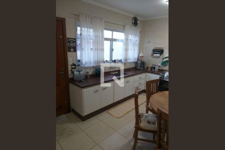 Casa à venda com 3 quartos, 300m² em Vila Antonina, São Paulo