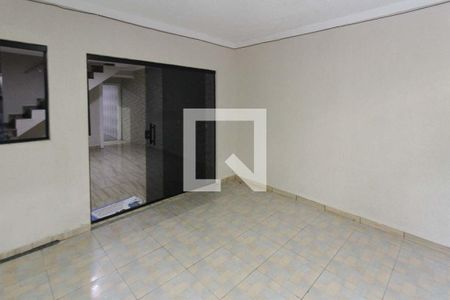 Garagem de casa à venda com 3 quartos, 150m² em Jardim Santa Teresinha, São Paulo