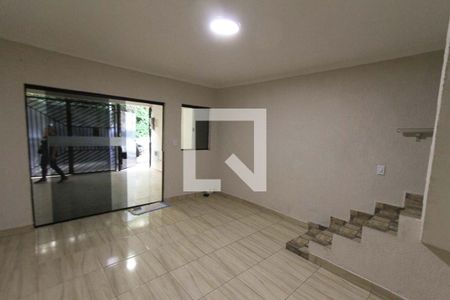 Sala de casa para alugar com 3 quartos, 150m² em Jardim Santa Teresinha, São Paulo