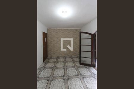 Quarto de casa para alugar com 3 quartos, 150m² em Jardim Santa Teresinha, São Paulo