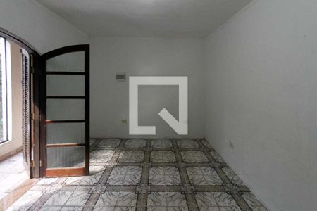 Quarto de casa para alugar com 3 quartos, 150m² em Jardim Santa Teresinha, São Paulo