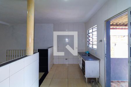 Cozinha de casa para alugar com 1 quarto, 60m² em São Rafael, São Paulo