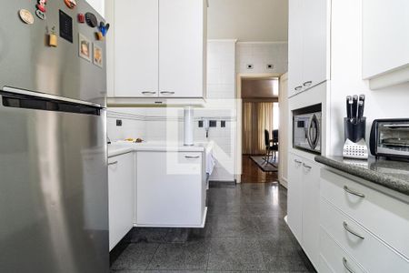 Cozinha de apartamento à venda com 4 quartos, 354m² em Vila Santo Estéfano, São Paulo