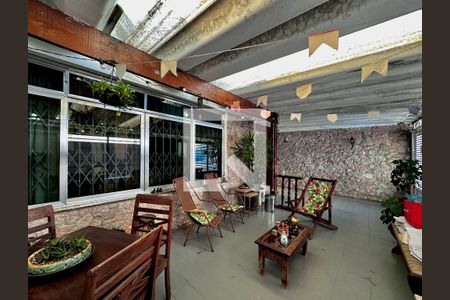 Garagem de casa à venda com 3 quartos, 247m² em Vila Congonhas, São Paulo