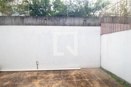 Quintal de casa à venda com 3 quartos, 140m² em Hípica, Porto Alegre