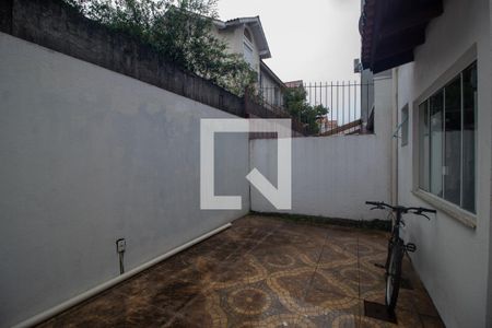 Quintal de casa à venda com 3 quartos, 140m² em Hípica, Porto Alegre