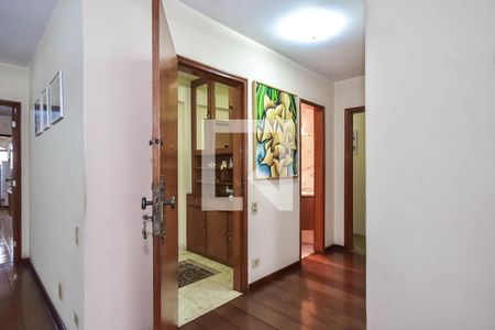 Hall de Entrada de apartamento à venda com 3 quartos, 220m² em Real Parque, São Paulo