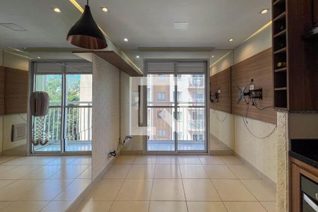 Sala e cozinha de apartamento para alugar com 2 quartos, 34m² em Cambuci, São Paulo