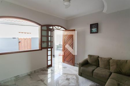 Sala de casa à venda com 3 quartos, 360m² em Jardim Guanabara, Belo Horizonte